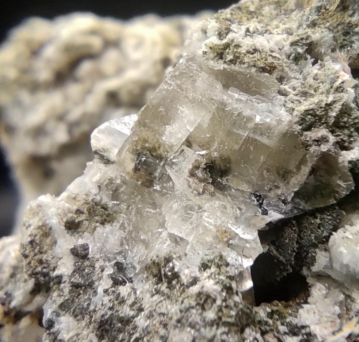 Albite Titanite Ferro-actinolite Pyrite Prehnite & Calcite