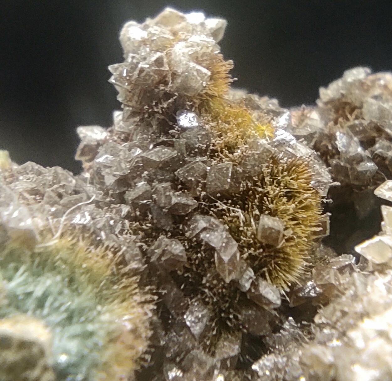 Pumpellyite & Dolomite