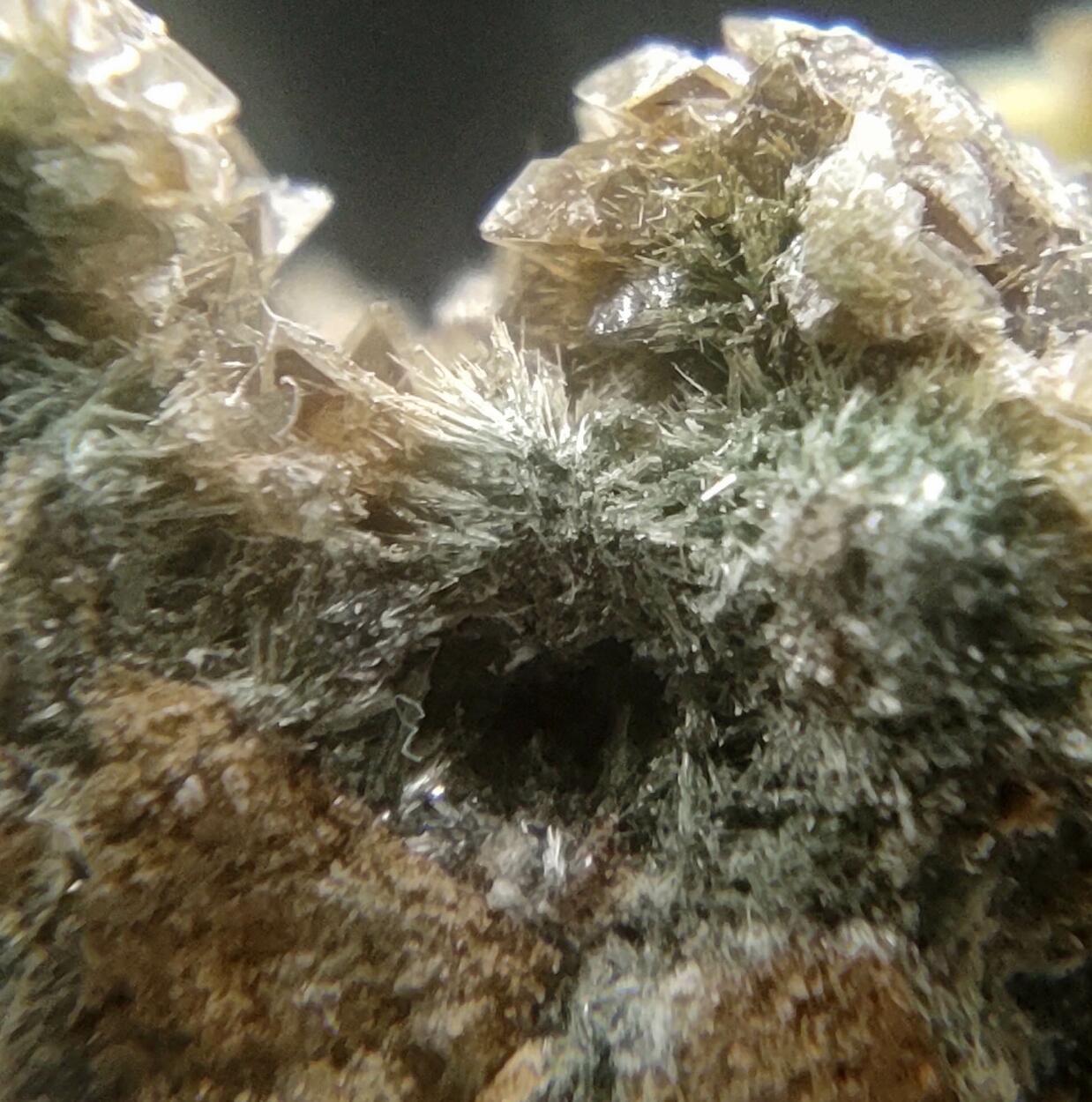 Pumpellyite & Dolomite