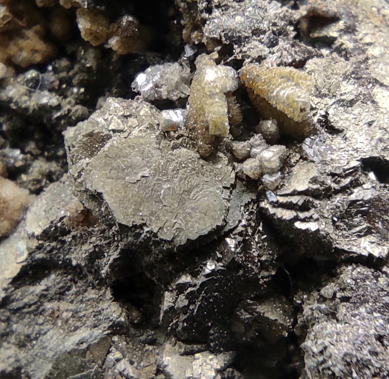 Pyrrhotite Quartz Pyrite Sphalerite & Calcite