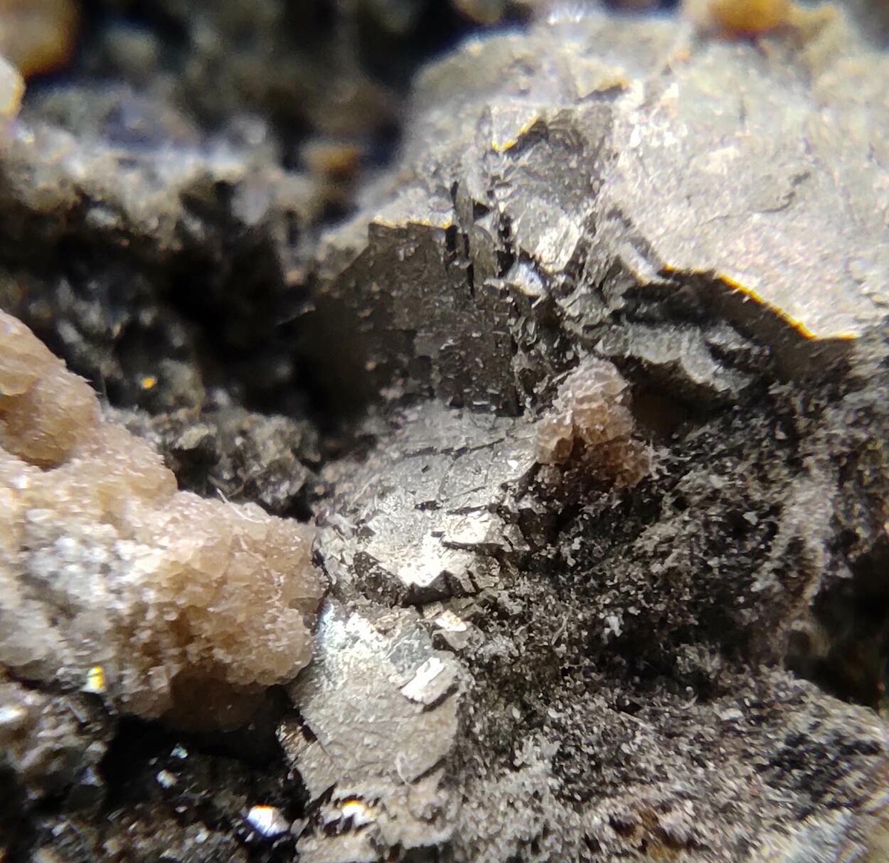 Pyrrhotite Quartz Pyrite Sphalerite & Calcite