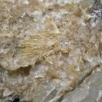 Bussyite-(Ce) & Perraultite