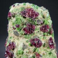 Pyrope Chromian Diopside Kelyphite & Forsterite