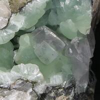 Fluorapophyllite-(K) On Prehnite