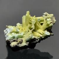 Plumbogummite