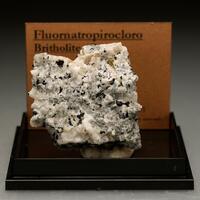 Britholite-(Ce) & Fluornatropyrochlore