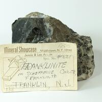 Franklinite With Schefferite & Calcite