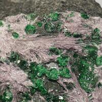 Shuiskite & Uvarovite