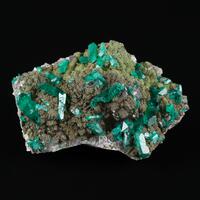 Dioptase On Mottramite On Quartz