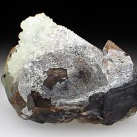 Metanováčekite & Hyalite & Smoky Quartz