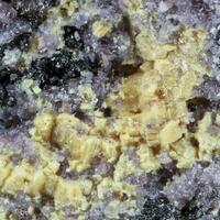Håleniusite-(La) On Cerite-(Ce)