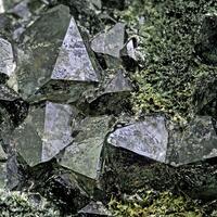 Pumpellyite-(Mg) On Quartz