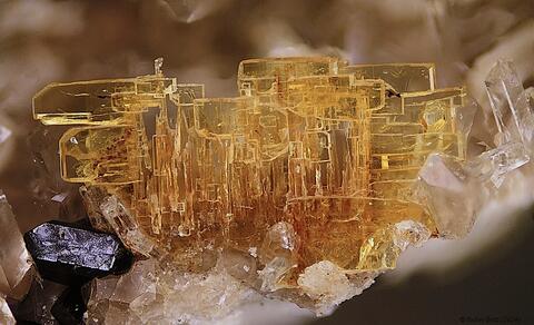 Mineral Images Only: Wöhlerite