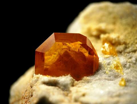 Mineral Images Only: Wulfenite