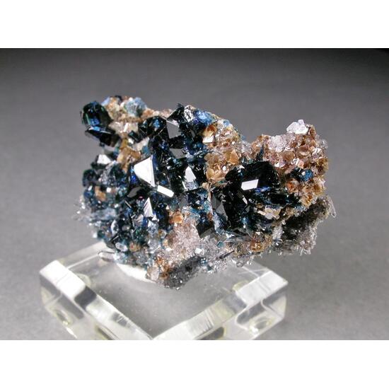 Lazulite Quartz Siderite & Fluorapatite