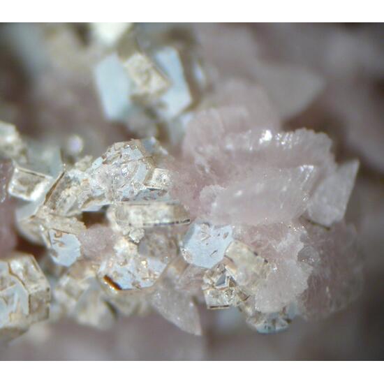 Albite & Nenadkevichite