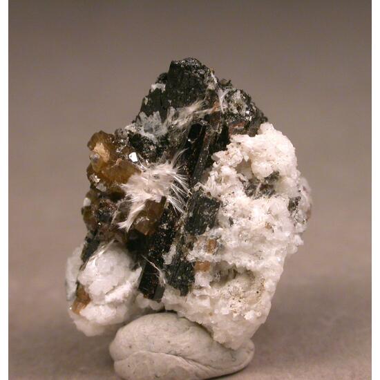 Niveolanite Petersenite-(Ce) & Franconite