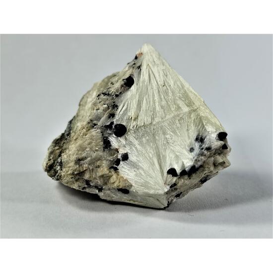 Pectolite & Julgoldite-(Fe2+)