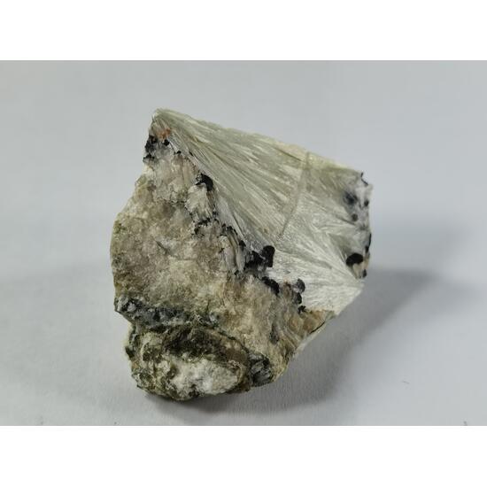 Pectolite & Julgoldite-(Fe2+)