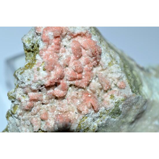 Shijiangshanite Garnet & Hydroxyapophyllite-(K)