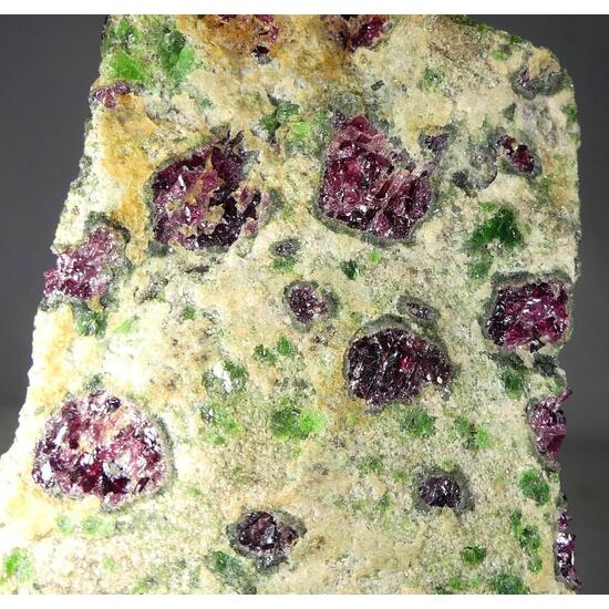 Pyrope Kelyphite & Chromian Diopside In Forsterite