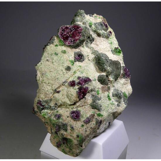Pyrope With Chromian Diopside Forsterite & Kelyphite
