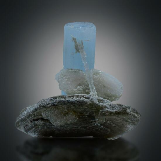 Aquamarine With Muscovite