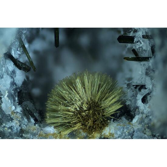 Ellingsenite & Tuperssuatsiaite