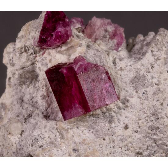 Beryl Var Red Beryl