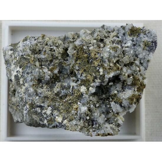 Alumohydrocalcite & Thomsonite & Apatite & Gismondine