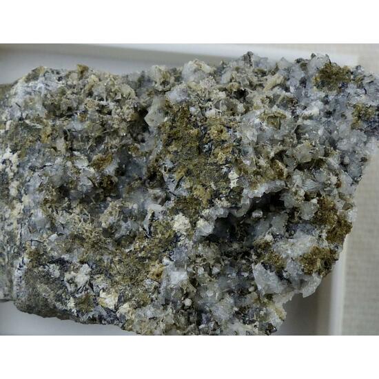 Alumohydrocalcite & Thomsonite & Apatite & Gismondine