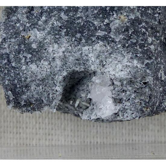 Sazhinite-(La) & Apophyllite