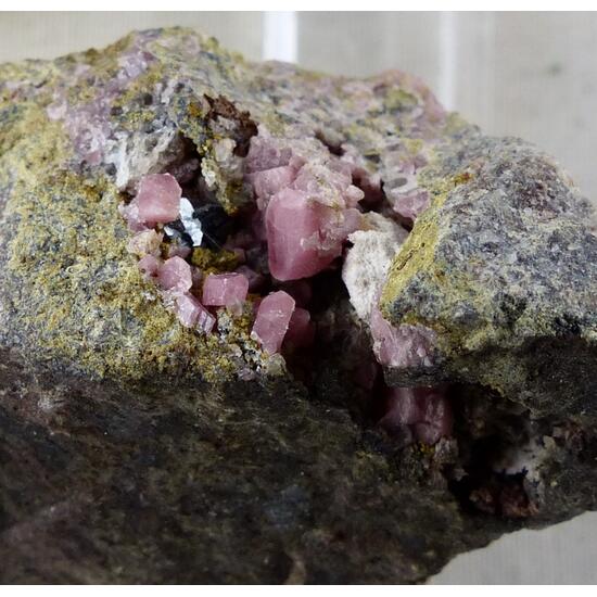 Ferriakasakaite-(Ce) Rhodonite