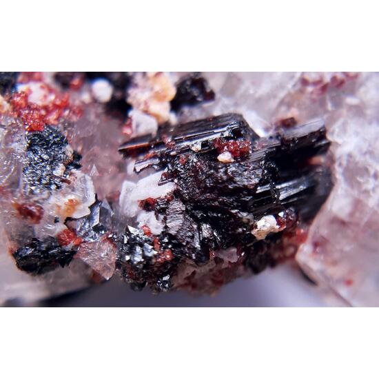 Manganvesuvianite