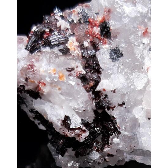 Manganvesuvianite