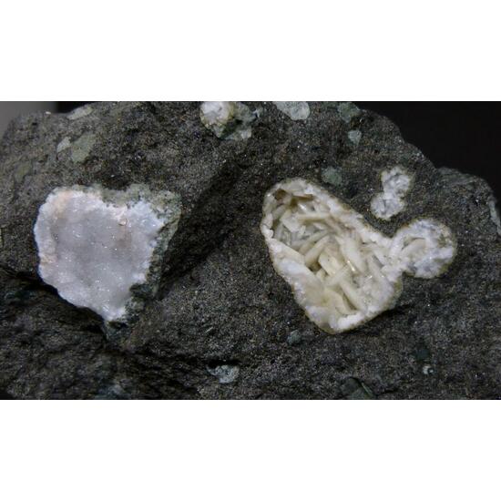 Gmelinite-Na & Natrolite