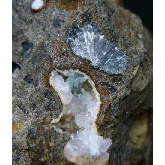 Analcime Natrolite & Gmelinite-Na