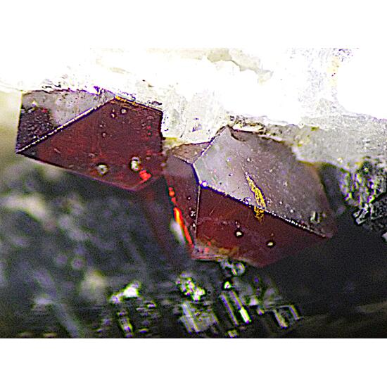 Fluornatropyrochlore