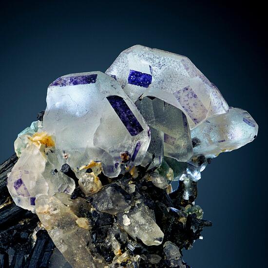 Fluorite Var Spinel Law & Foitite