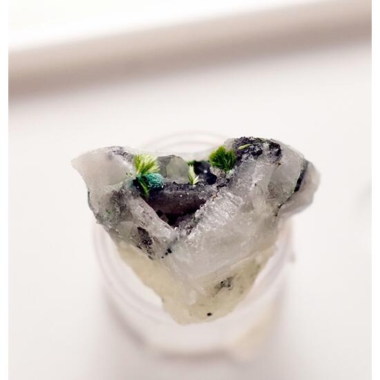 Strashimirite & Agardite-(Ce)