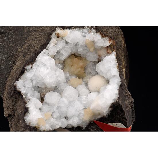 Phillipsite Thomsonite Mesolite & Calcite