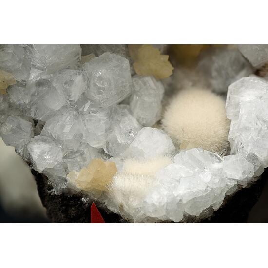 Phillipsite Thomsonite Mesolite & Calcite