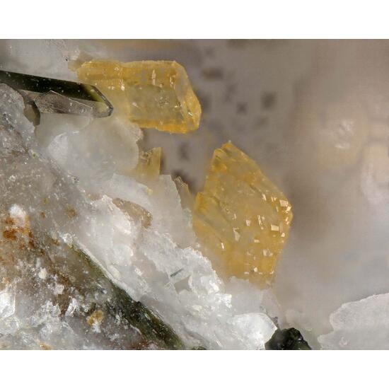 Tsepinite-Na & Labuntsovite-Mn