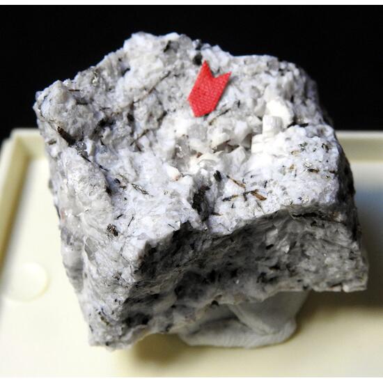 Kainosite-(Y) & Quartz