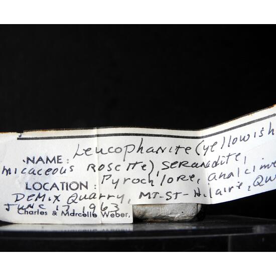 Leucophanite & Sérandite