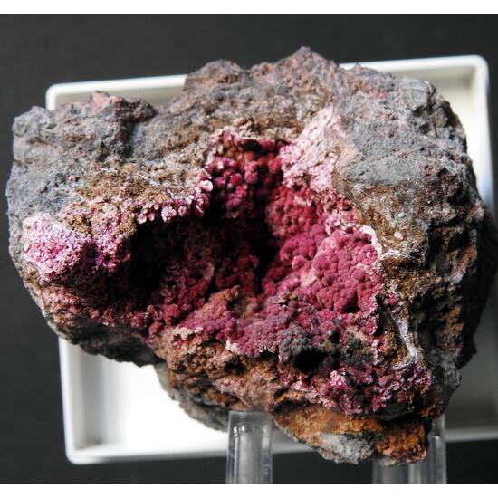 Erythrite