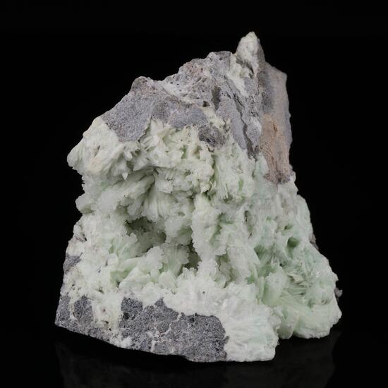 Hemimorphite On Fluorapatite Psm Tarbuttite