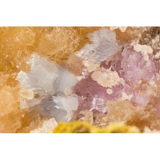 Geigerite & Villyaellenite & Krautite