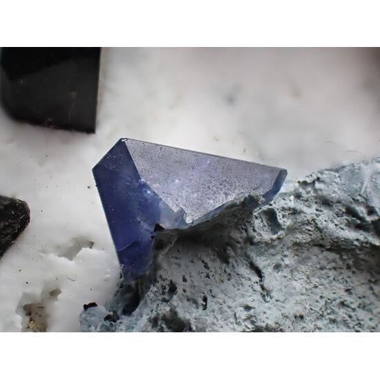Benitoite & Neptunite