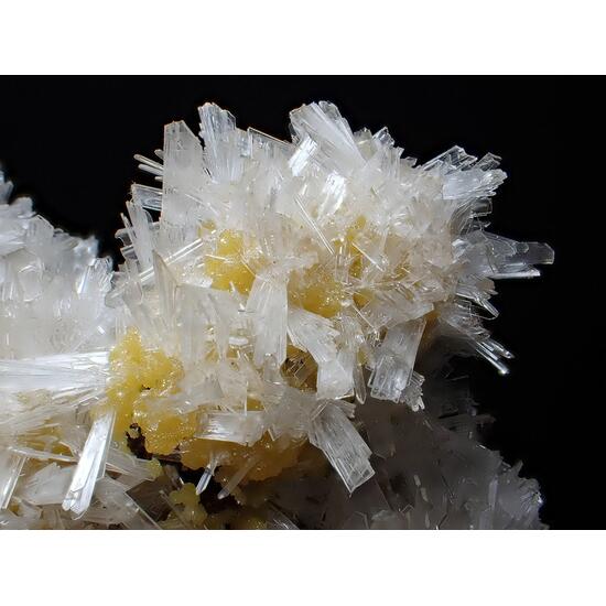 Mimetite & Hemimorphite